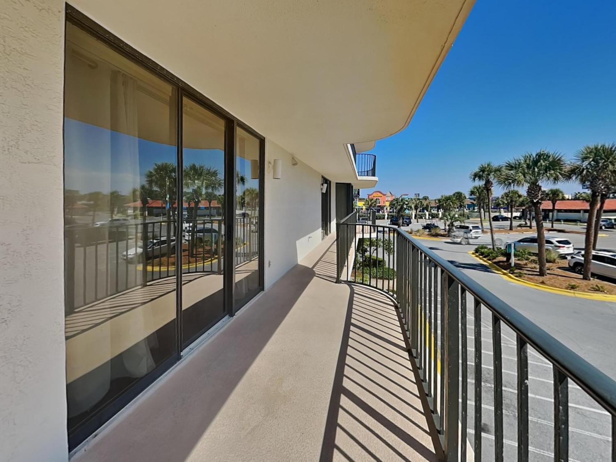 Apartment Edgewater Tower 1 Unit 101